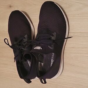 New Balance Black Sneakers